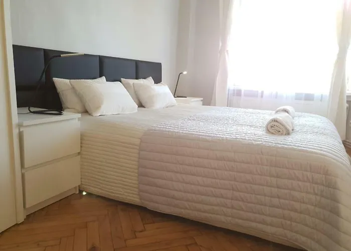 Main Market Square מלון דירות