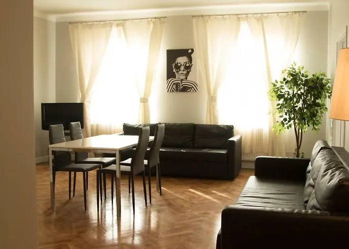 Main Market Square Aparthotel *