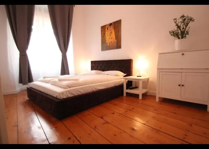 Main Market Square Aparthotel *