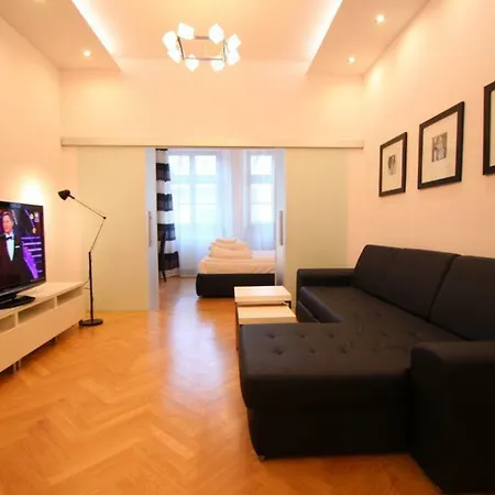 Main Market Square Aparthotel