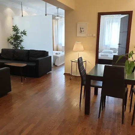 Main Market Square Aparthotel