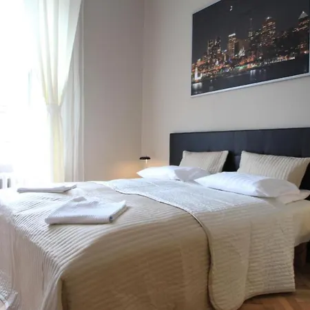 Main Market Square Aparthotel